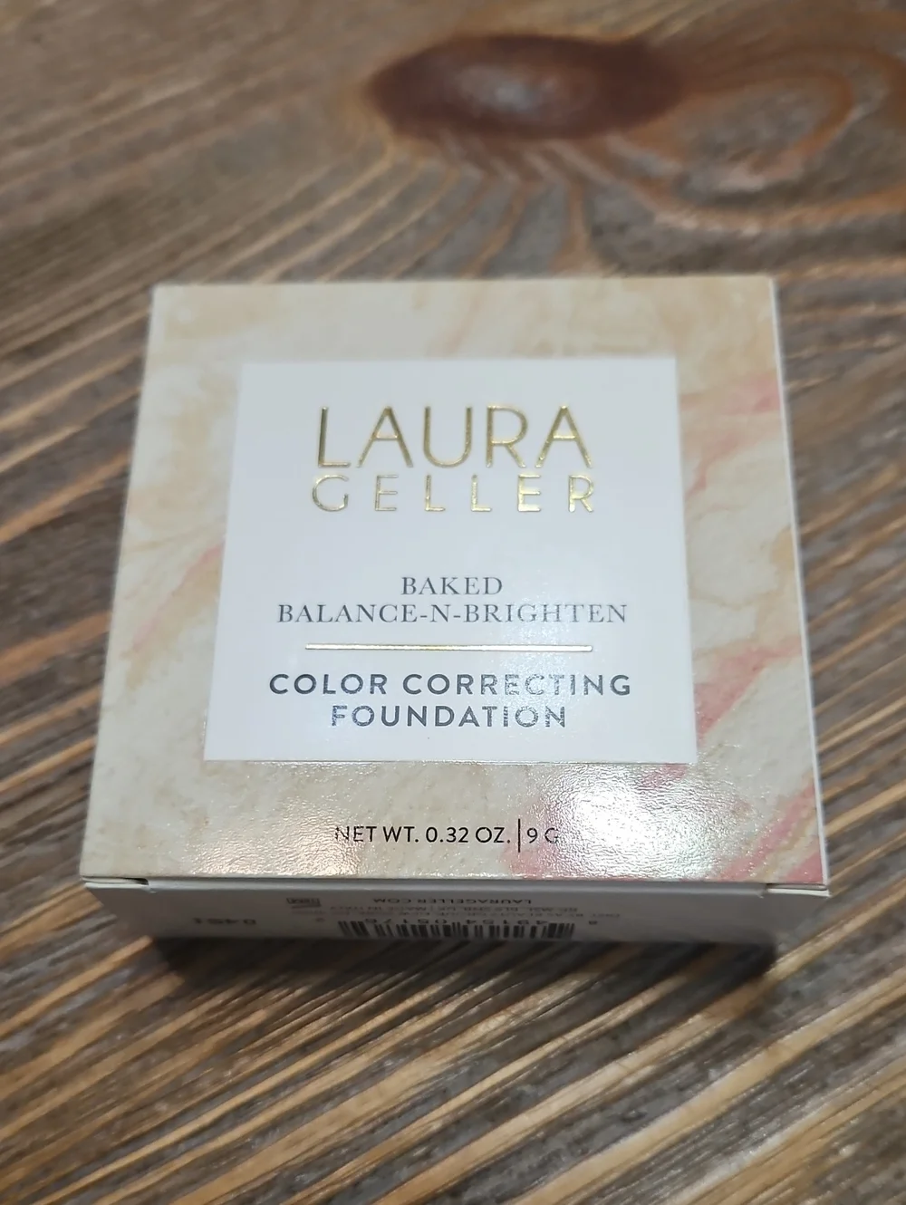 Laura Geller Color Correcting foundation In Porcelain